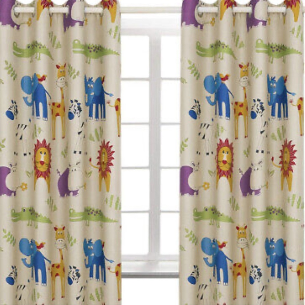 🦒  🐘  🦁 Baby Toddler Curtains NWOT